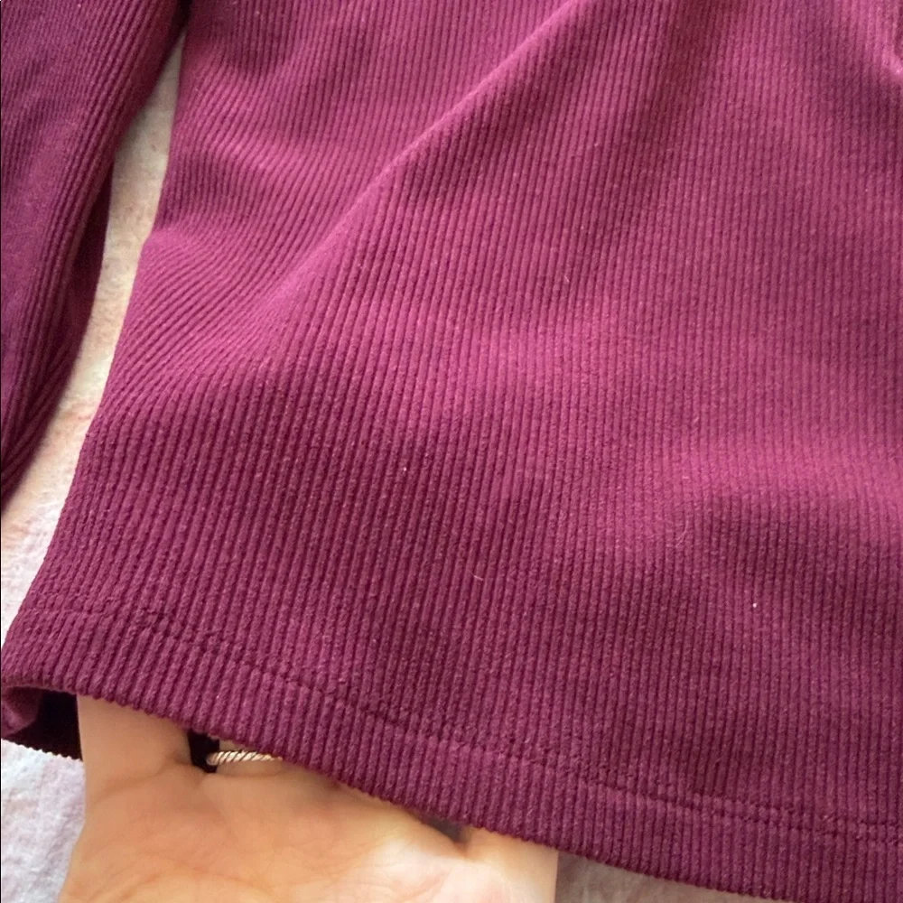 Hollister Long Sleeve Top XL - Picture 4 of 4